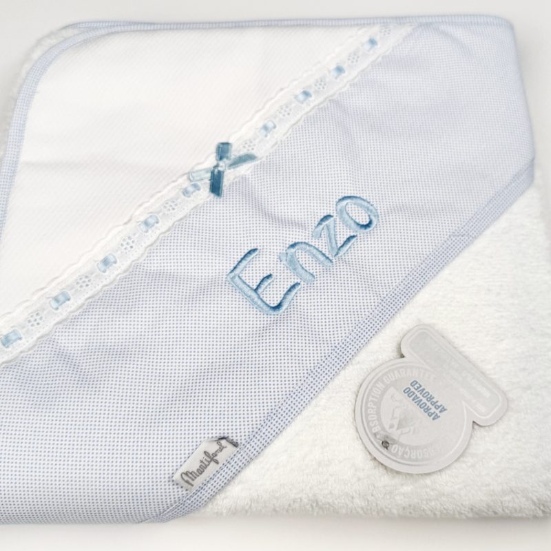 Capa de baño de bebé 80 cm en topitos azul.
