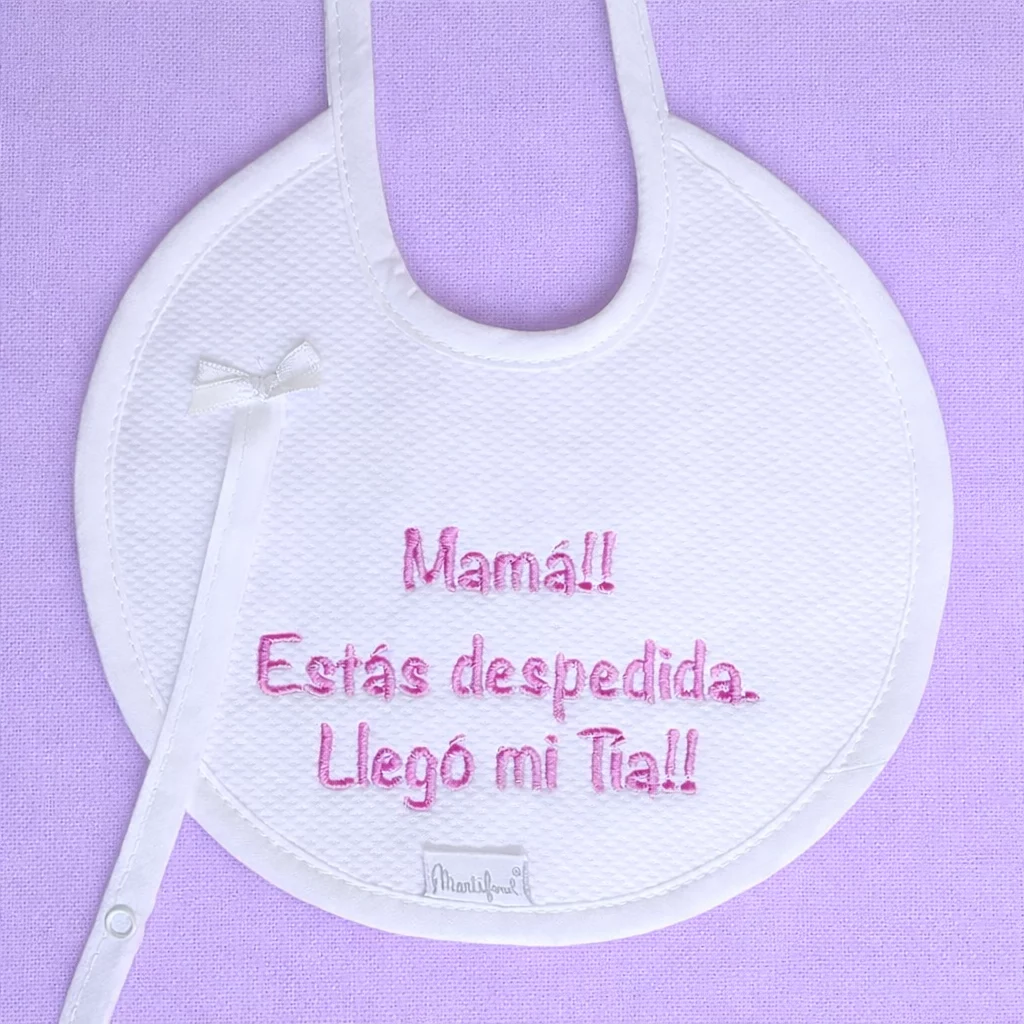 Babero con chupetero "Mamá, estás despedida"