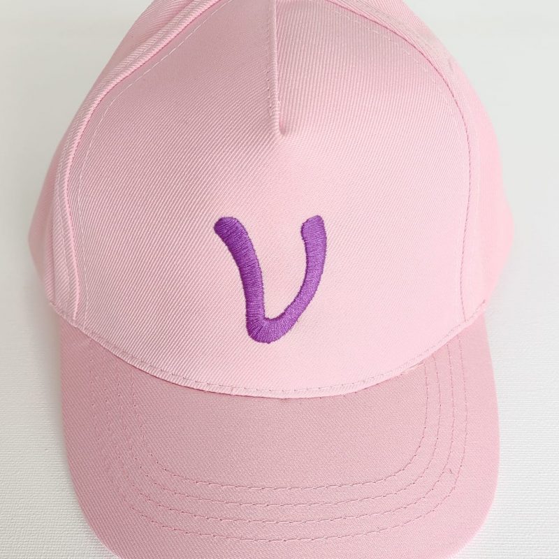 Gorra infantil Kid Recy Five, Color Rosa. Bordado Morado