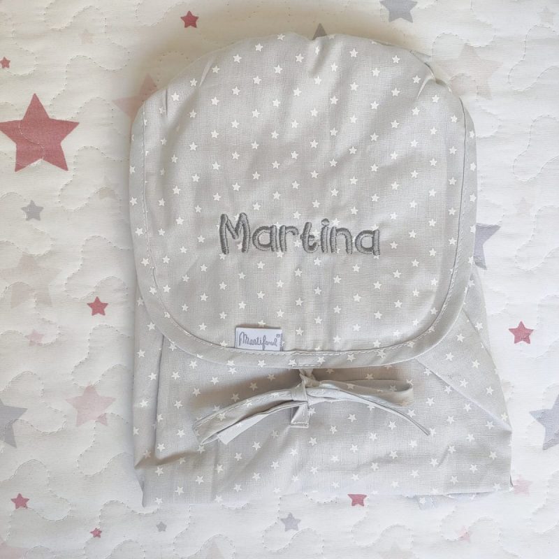 Mochila infantil con "estrellitas" en gris