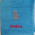 Bordados MITASI - Toalla Infantil Caballito de Mar Azulón