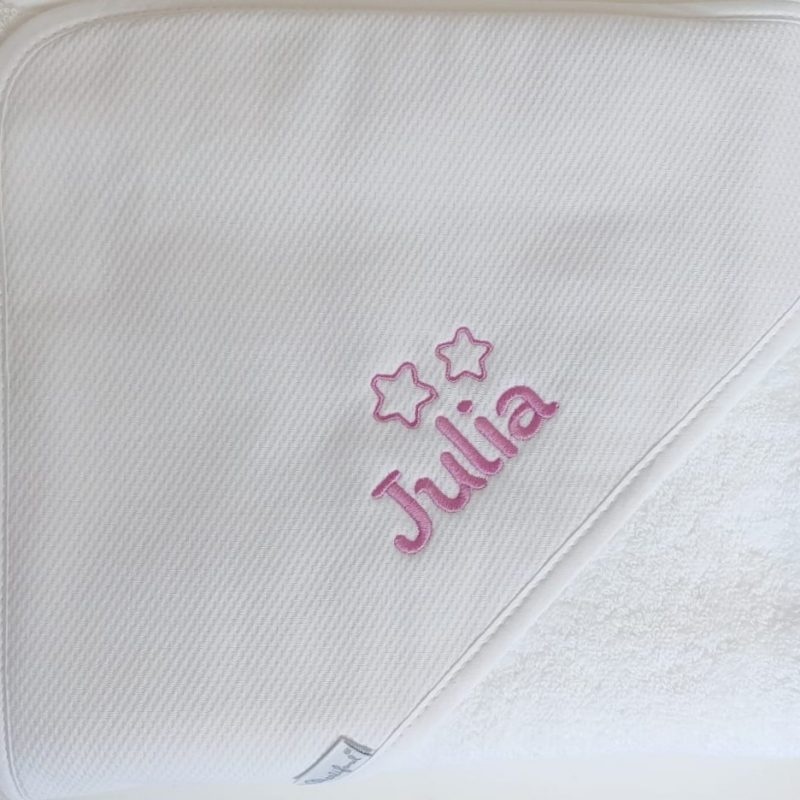 Toalla Bebé 80 cm "Mitasi" en piqué blanco ribeteada en blanco