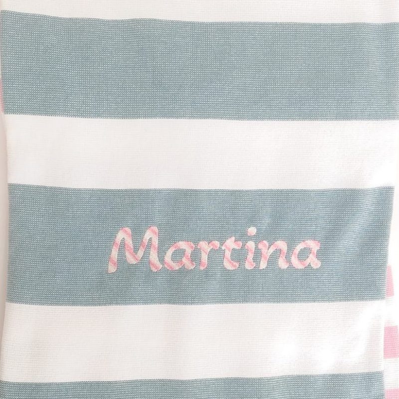 Pareo playa estampado blanco con azul y rosa