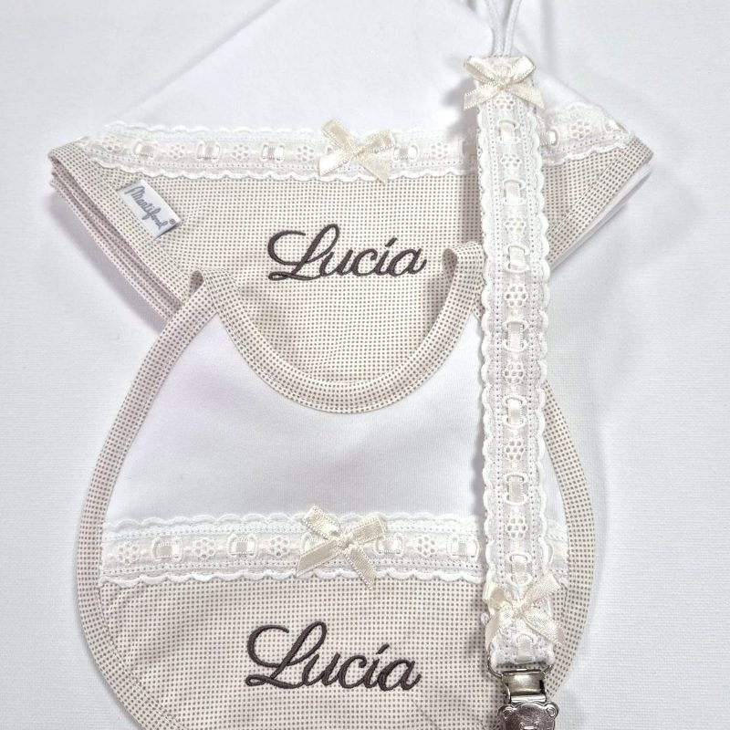 Juego de gasita + babero con chupetero colección "Topitos" beige